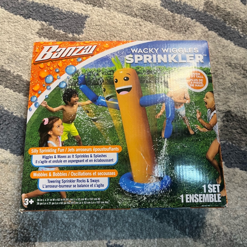 Wacky Wiggles Sprinkler - Blue and Yellow